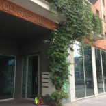 Café Parti Exterior