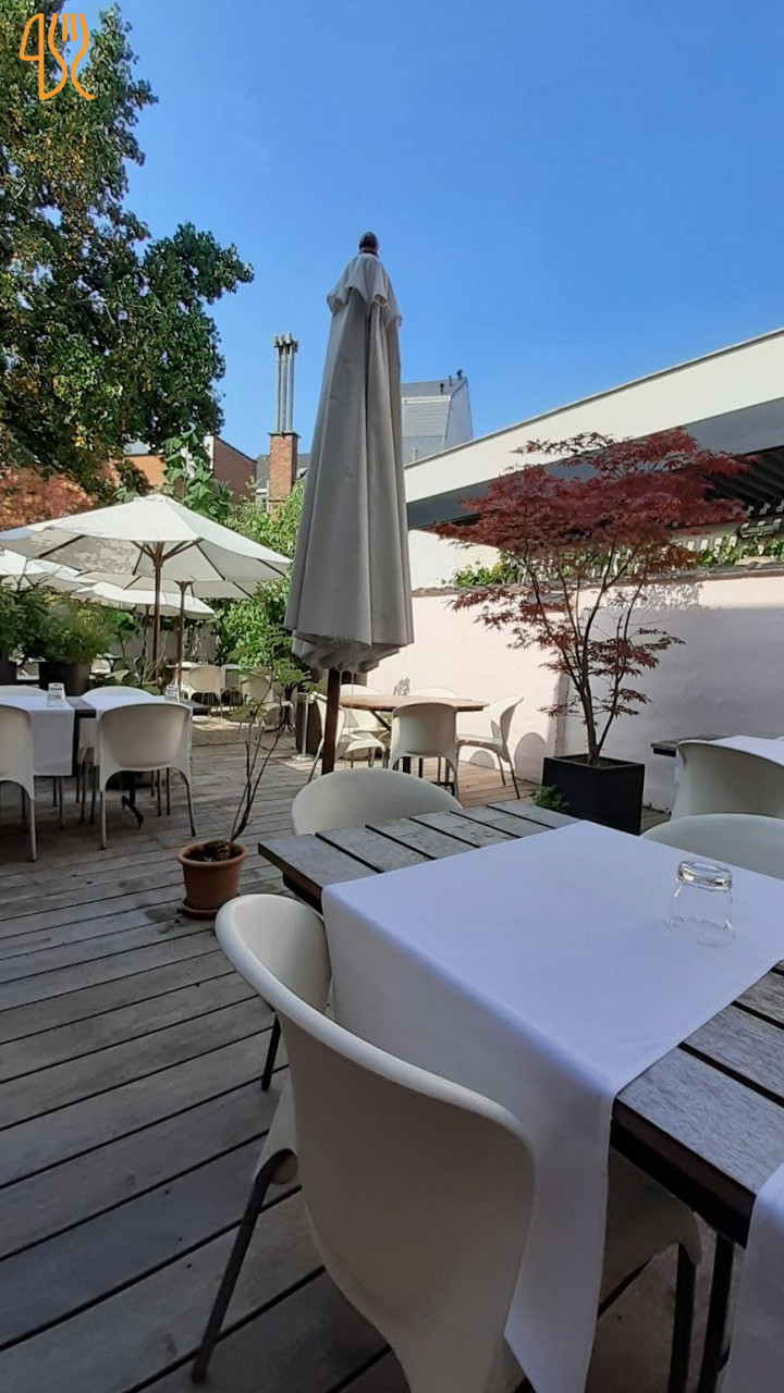 Faim Fatale Extérieur