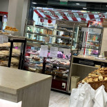 Esh Pitabar À l'intérieur