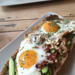 Faja Lobi Café Resto En Vakantielogies Comida