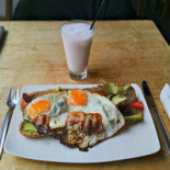 Faja Lobi Café Resto En Vakantielogies Comida