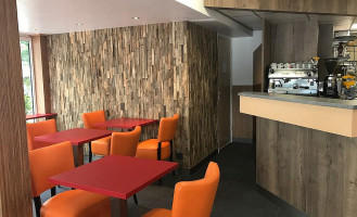 Van Leeuwen Snacks Dentro