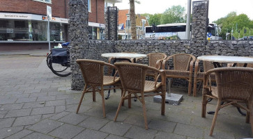 Van Leeuwen Snacks Exterior