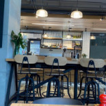 Friet Van Oost À l'intérieur