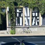 Faim Fatale Extérieur