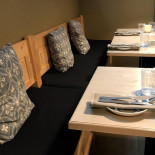 Cézar À l'intérieur