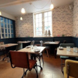 Cézar À l'intérieur