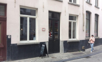 Kottee Kaffee outside