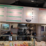 Tadao Poke À l'intérieur