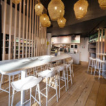 Tadao Poke À l'intérieur