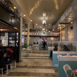 Tadao Poke À l'intérieur