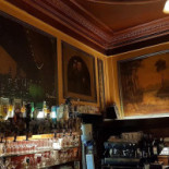 Supra Bailly À l'intérieur