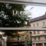 Le Clan Des Belges Extérieur