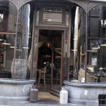 Le Clan Des Belges Extérieur