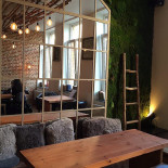 Le Seventy-five Exterior