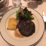 Le Pigeon Noir Nourriture