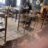 Petros Le Pelican Dentro