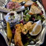 Petros Le Pelican Comida