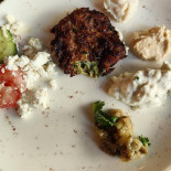 Menelas Ouzerie Nourriture