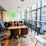 Spread The Moon Dentro