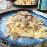 Signora Ava Nourriture