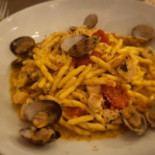 Signora Ava Nourriture