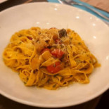 Signora Ava Nourriture