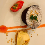 Signora Ava Nourriture