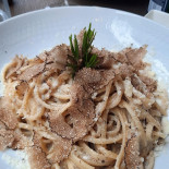 Signora Ava Nourriture