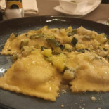 Signora Ava Nourriture