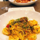 Signora Ava Nourriture