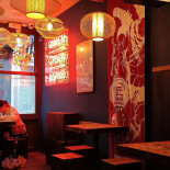 Takumi Chicken Veggie Ramen Kitchen Sainte-catherine À l'intérieur