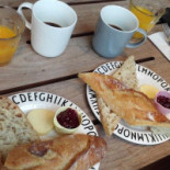 Living Room (being Acquired By A New Owner- Utamu Collective) Nourriture