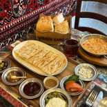 YÖrÜk Çadiri Turkish Brunch, Lunch Dinner Boisson