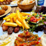 Les Deux Fréres Nourriture