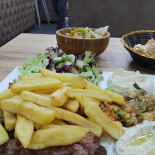 Les Deux Fréres Nourriture