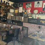 La Commedia Toto À l'intérieur