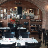 Dracula's Castle Dentro