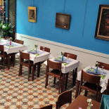 Omiros À l'intérieur