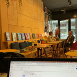 Léopold Café Arts Loi À l'intérieur