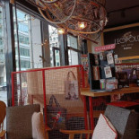 Léopold Café Arts Loi Extérieur