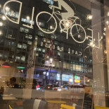 Léopold Café Arts Loi Extérieur