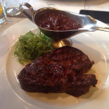 Le Chapeau Blanc Comida