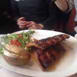 Le Chapeau Blanc Comida