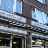 Comme Chez Toi outside