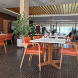 Albert À l'intérieur