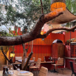 Café Le Paradis Exterior