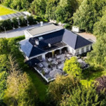 La Cravache Exterior