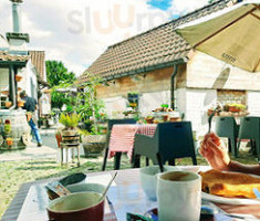 Bistro Patati Exterior