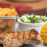 Mama Luca Nourriture